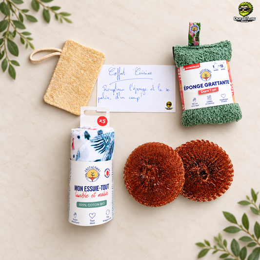 Contenu du coffret Cuisine: une éponge lavable en coton, une éponge en loofah, 2 grattoirs en cuivre et un lot de 5 essuie-tout en coton.