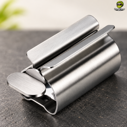 Gros plan sur un presse-tube en inox.